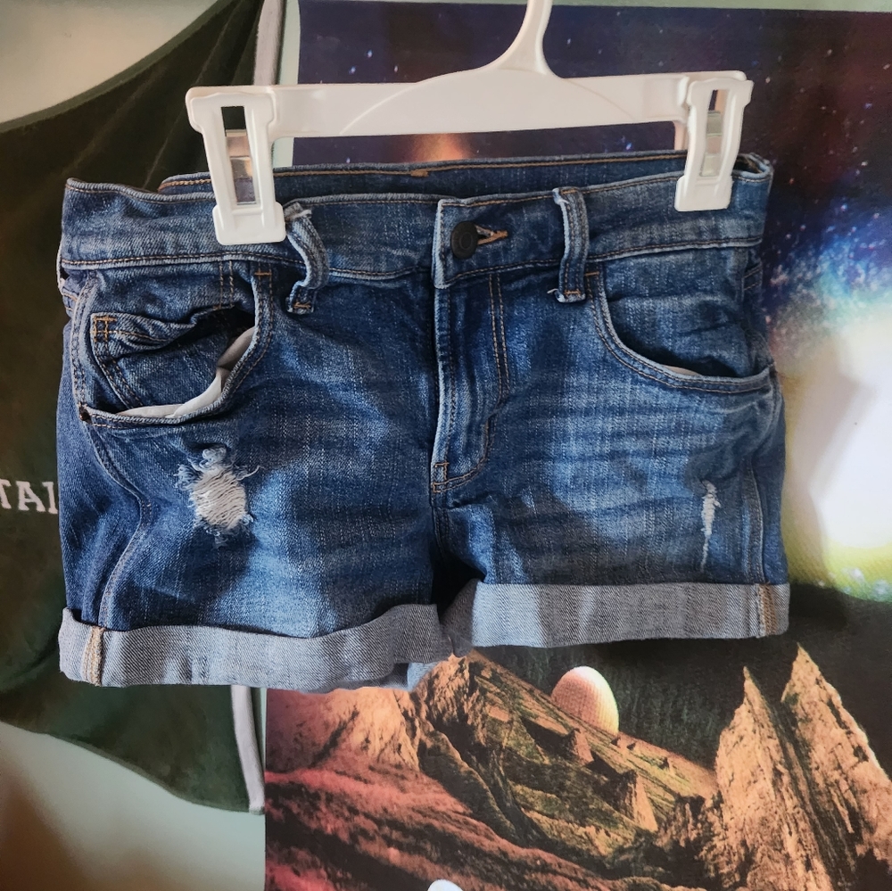 Old Navy boyfriend style denim shorts, size 0